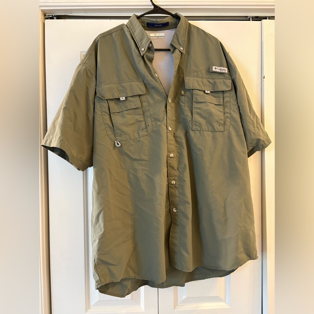 Men’s Columbia shirt